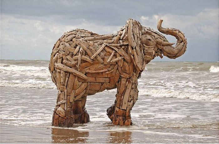 浮木雕塑